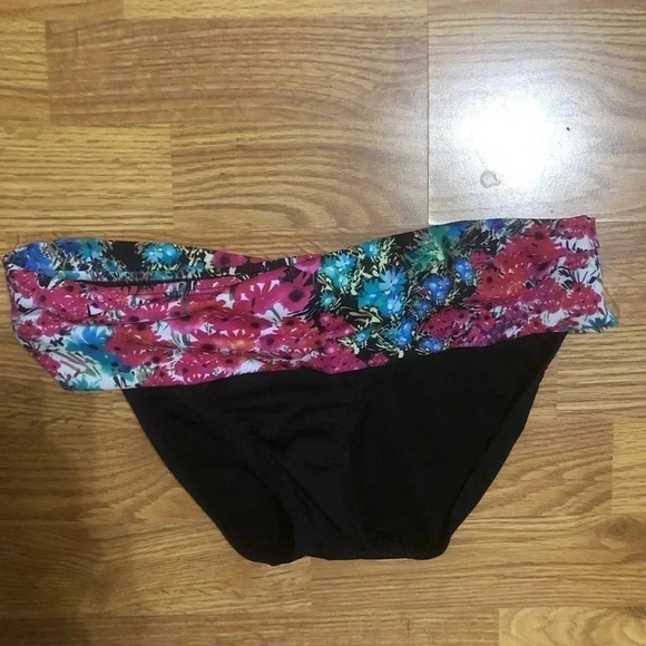 Kenneth Cole  Reaction Swimsuit 2 Pc Size Small - Picture 3 of 12